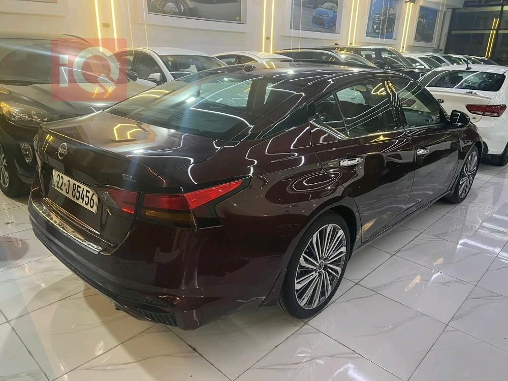 نيسان ألتيما